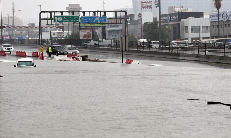 Photo taken on Jan. 2, 2022 shows a flooded street in Farwaniya Governorate, Kuwait.Photo:Xinhua