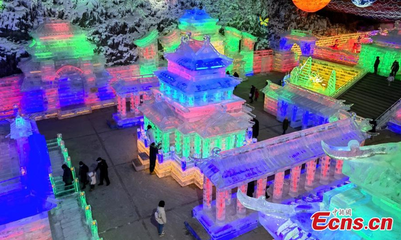 Tourists enjoy ice lanterns in Longqingxia of Yanqing District in Beijing, capital of China, Jan 27, 2022.Photo:Xinhua