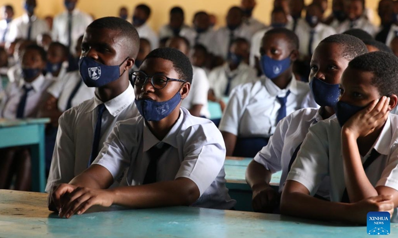 Students of GS (Group Scolaire) Kicukiro watch the opening ceremony of the Beijing 2022 Olympic Winter Games in Kigali, capital of Rwanda, Feb. 4, 2022.Photo:Xinhua