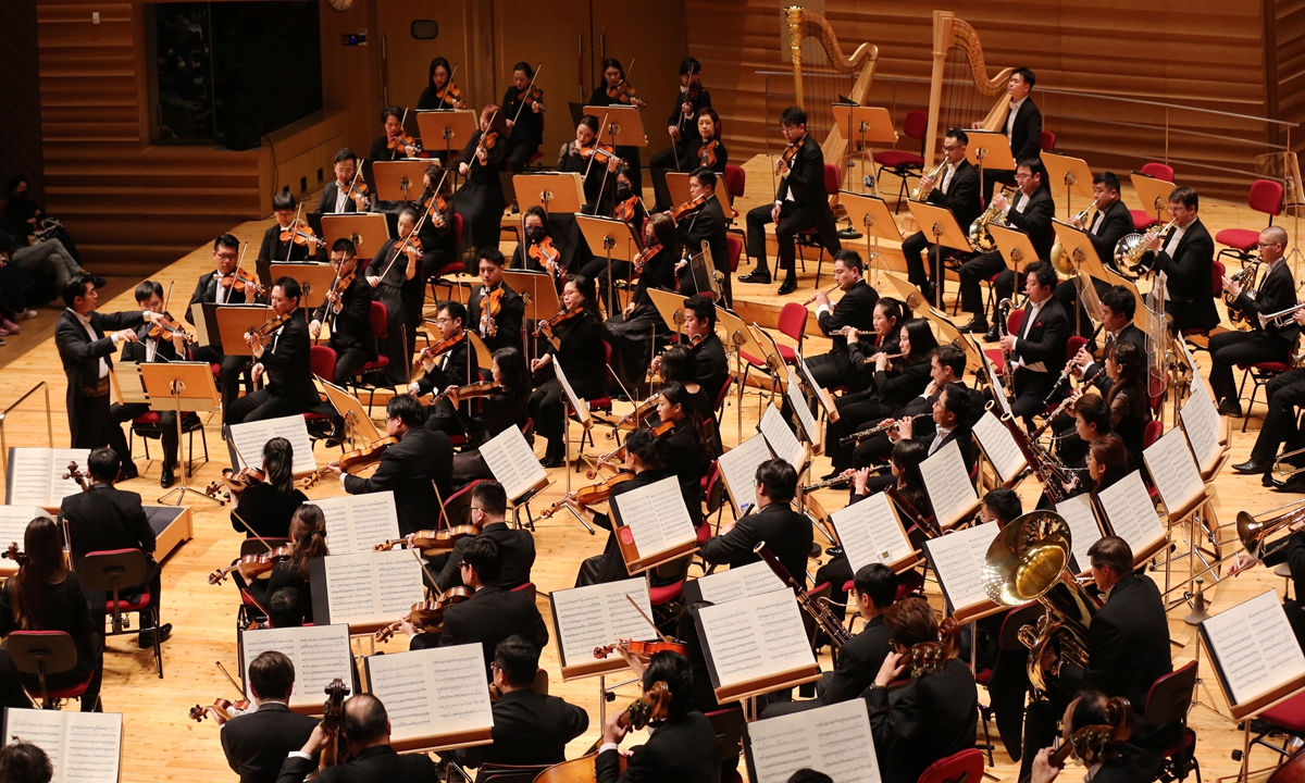 The Shanghai Symphony Orchestra performs at the Jaguar Shanghai Symphony Hall in Shanghai on February 26, 2022. 
Photo: Courtesy of Shanghai Symphony Orchestra