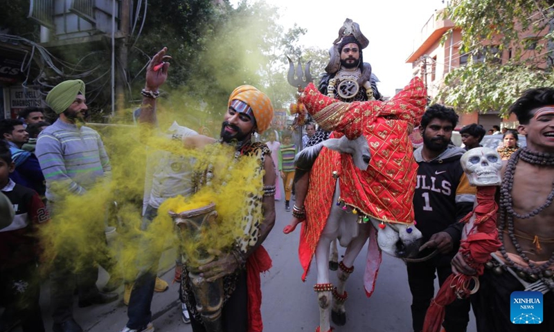 People join a parade on the occasion of Hindu festival Mahashivratri in Amritsar district, Punjab state, northern India, on March 1, 2022.Photo:Xinhua