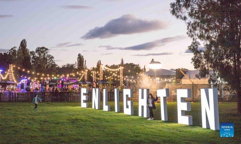 Photo taken on March 9, 2022 shows a view during the Enlighten Festival in Canberra, Australia. The annual Enlighten Festival runs this month with landmark buildings illuminated with colorful lights. (Photo: Xinhua)