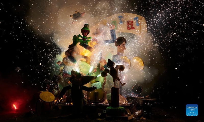 Giant dolls are set on fire during the Fallas Festival celebrations in Valencia, Spain, on March 19, 2022.Photo:Xinhua