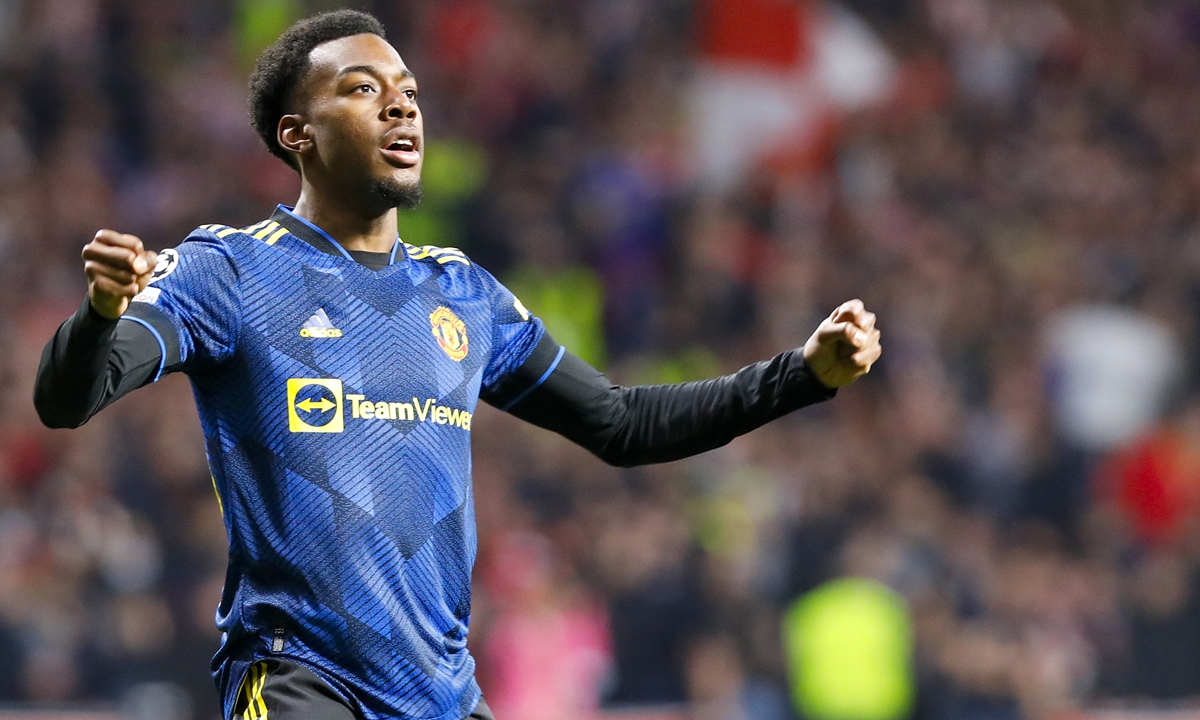 Anthony Elanga of Manchester United celebrates his goal during the match against Atletico Madrid on February 23, 2022 in Madrid, Spain. Photo: VCG