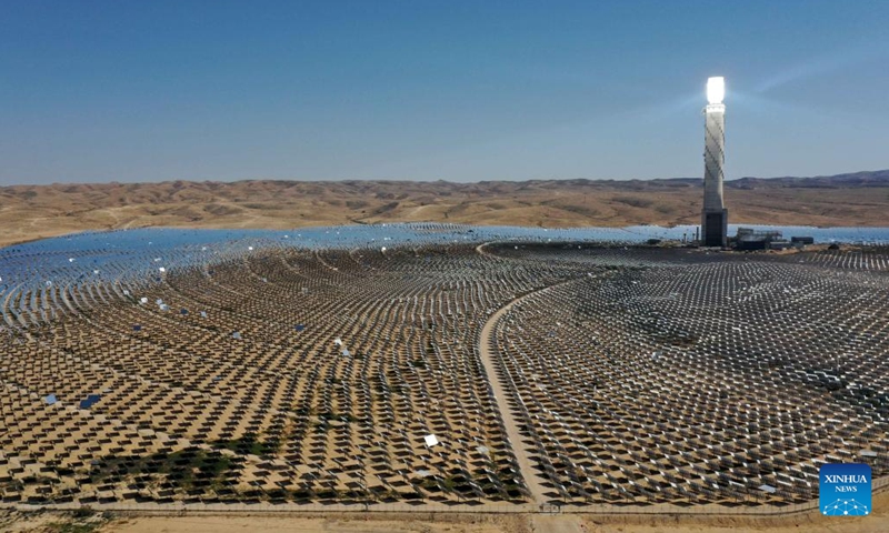 Photo taken on March 28, 2022 shows the Ashalim Solar Thermal Power Station in the Negev desert near the kibbutz of Ashalim, Israel.(Photo: Xinhua)