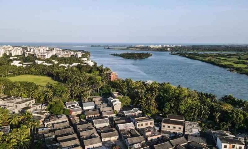 Aerial photo taken on April 9, 2022 shows the view of Nanqiang Village in Boao, south China's Hainan Province.

The Boao Forum for Asia (BFA) will hold its annual conference this Spring in Boao, a coastal town in China's southernmost province of Hainan. (Xinhua/Zhang Liyun)