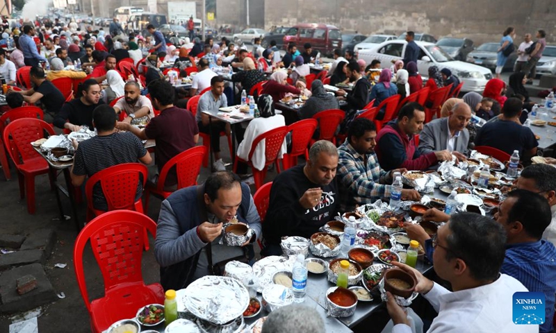 Egyptians have iftar during Islamic holy month of Ramadan - Global Times