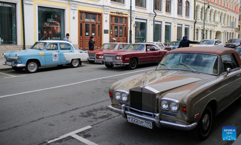 Classic cars are seen before taking part in a rally in Moscow, Russia, April 17, 2022.(Photo: Xinhua)