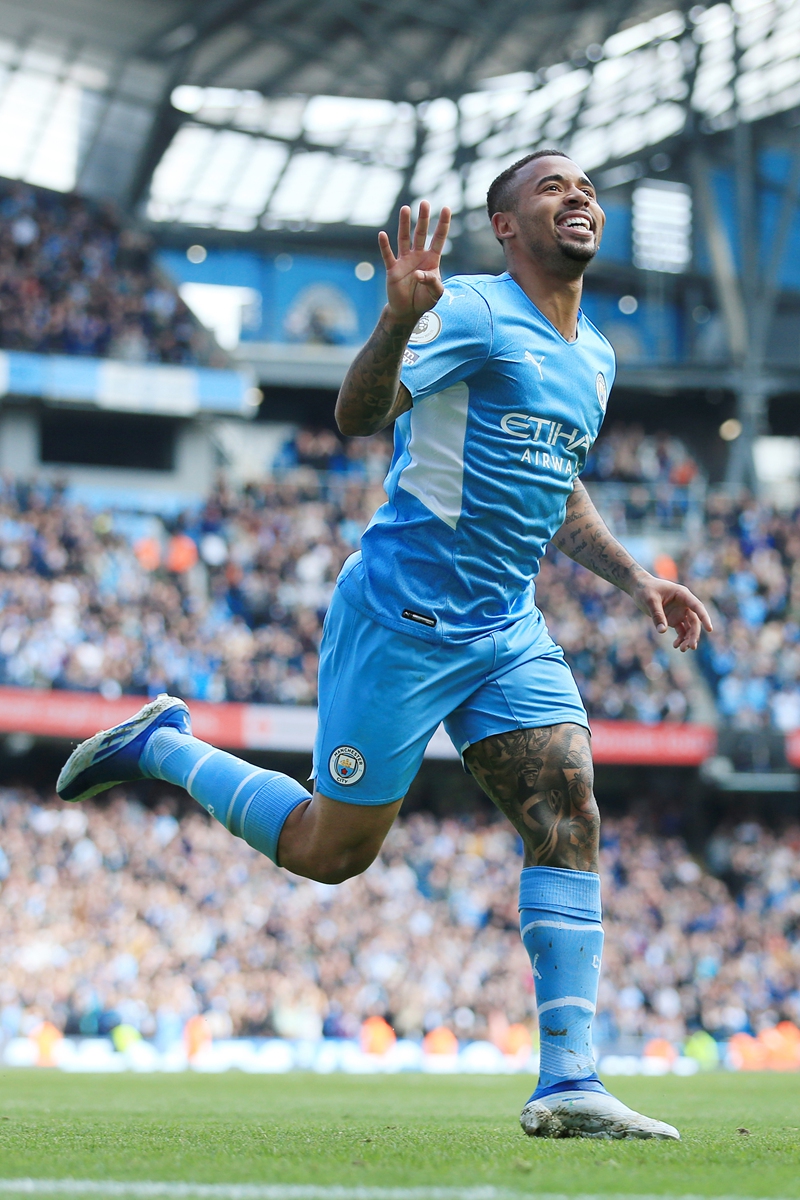 Gabriel Jesus of Manchester City celebrates after scoring their fifth goal against Watford at Etihad Stadium on April 23, 2022 in Manchester, England. Photo: VCG