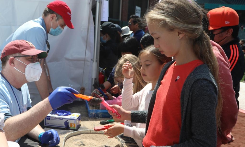 Children take part in the Bay Area Science Festival Discover Day at Oracle Park in San Francisco, the United States, April 24, 2022.(Photo: Xinhua)