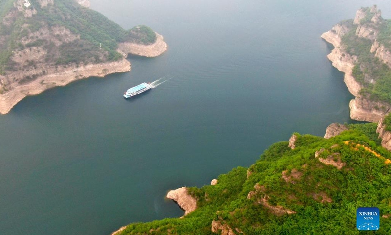 Aerial photo taken on April 26, 2022 shows the Yellow River Three Gorges scenic area, located upstream of the Xiaolangdi reservoir, in Jiyuan City, central China's Henan Province.(Photo: Xinhua)