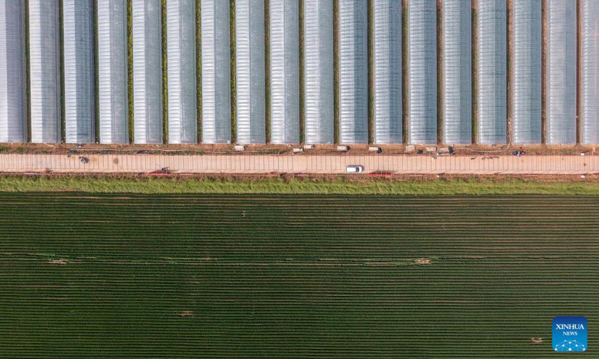 Aerial photo taken on May 10, 2022 shows a view of greenhouses in Xiangyangzhuang Village of Tangyin County in Anyang, central China's Henan Province. Photo:Xinhua