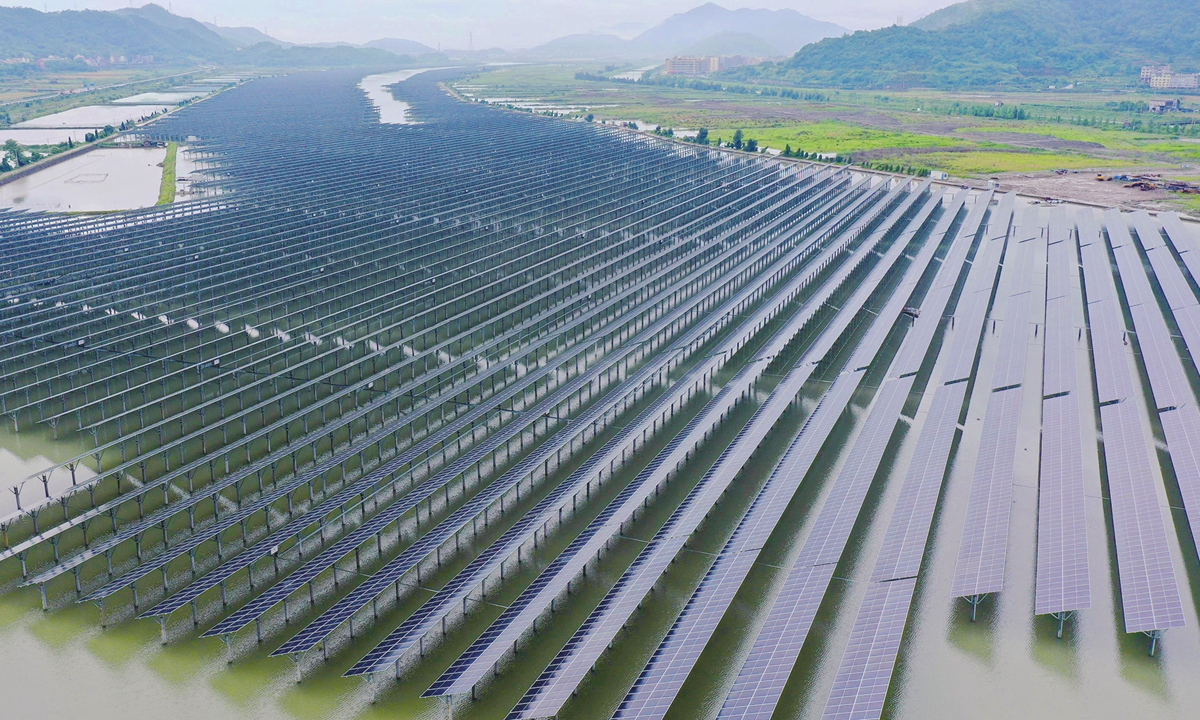 
China's first dual photovoltaic and tidal power station realizes full-capacity grid-connected power generation in Wenling, East China's Zhejiang Province, on May 30, 2022. China's installed capacity of solar power has increased dramatically as the country revs up efforts to achieve 