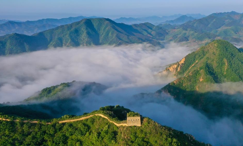 Aerial photo taken on June 9, 2022 shows the scenery of the Great Wall in Qianxi County, Tangshan, north China's Hebei Province.(Photo: Xinhua)