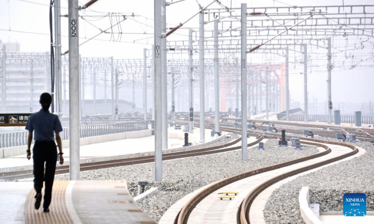 A staff member walks on the platform at Beijing Fengtai Railway Station, which will be put into service soon, in Beijing, capital of China, June 16, 2022. Photo:Xinhua