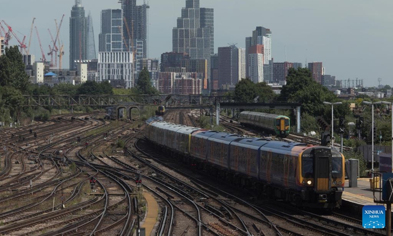 Photo taken on June 21, 2022 shows a general view of the tracks outside Clapham Junction Station in London, Britain. After last-ditch talks between unions and rail operators broke down here on Monday, the United Kingdom's (UK) National Union of Rail, Maritime and Transport Workers (RMT) gave the go-ahead on Tuesday to the country's biggest rail strikes in 30 years that are expected to cause massive disruptions to rail services in England, Scotland and Wales.(Photo: Xinhua)