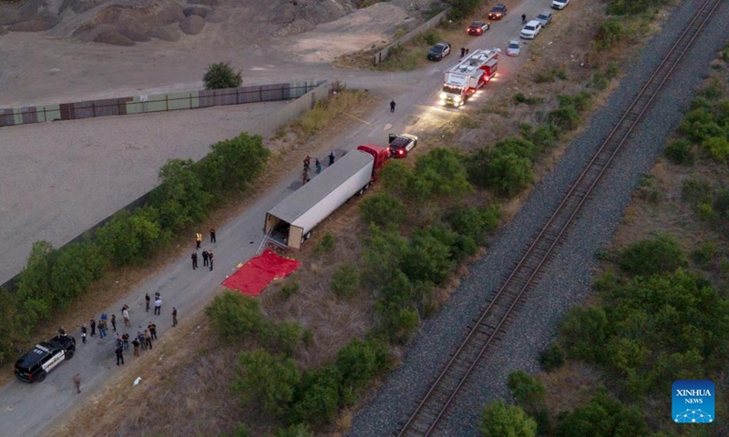 Photo taken on June 27, 2022 shows the scene of an alleged human smuggling mass casualty event in San Antonio, Texas, the United States. The death toll of migrants found on Monday inside a cloned and abandoned 18-wheeler in San Antonio has risen to 50, authorities said on Tuesday.(Photo: Xinhua)