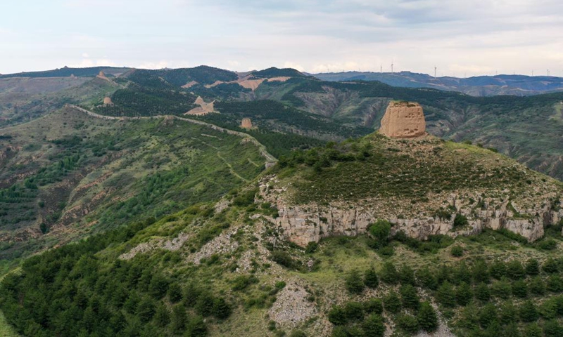 Aerial photo taken on June 27, 2022 shows a section of the Great Wall built in Ming dynasty (1368-1644) in Qingshuihe County, Hohhot, north China's Inner Mongolia Autonomous Region.(Photo: Xinhua)