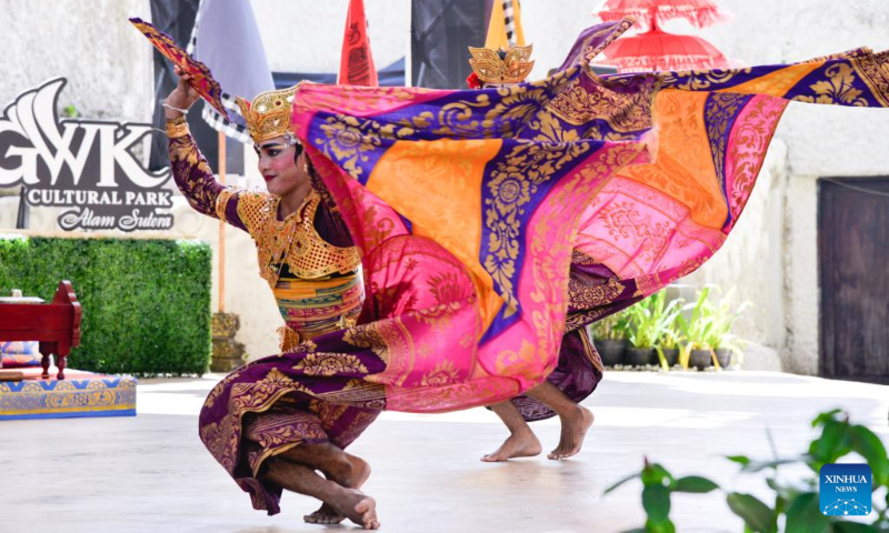 Dancers perform traditional Balinese dance in a cultural park in Bali, Indonesia, July 10, 2022. (Xinhua/Xu Qin)