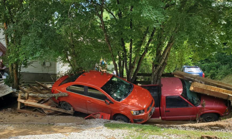 Photo taken on July 30, 2022 shows vehicles destroyed by heavy rain-caused flooding in Central Appalachia in Kentucky, the United States. The death toll from the heavy rain-caused flooding hitting eastern Kentucky rose to at least 25, including four children from one family, Kentucky Governor Andy Beshear confirmed Saturday. Photo: Xinhua