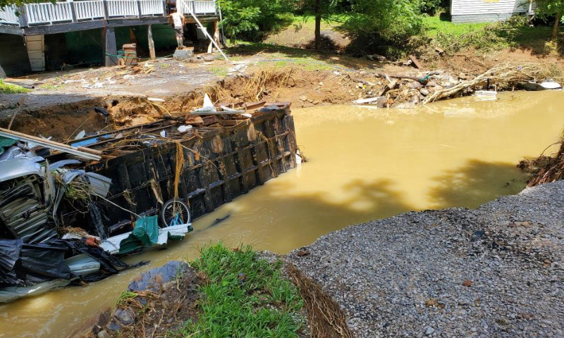 Photo taken on July 30, 2022 shows vehicles destroyed by heavy rain-caused flooding in Central Appalachia in Kentucky, the United States. The death toll from the heavy rain-caused flooding hitting eastern Kentucky rose to at least 25, including four children from one family, Kentucky Governor Andy Beshear confirmed Saturday. Photo: Xinhua