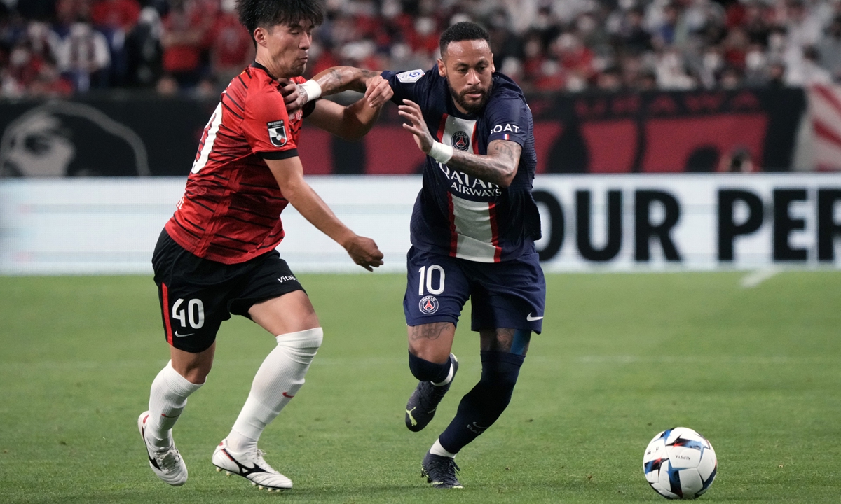 Neymar controls the ball in Saitama, Japan on July 23, 2022. Photo: AFP