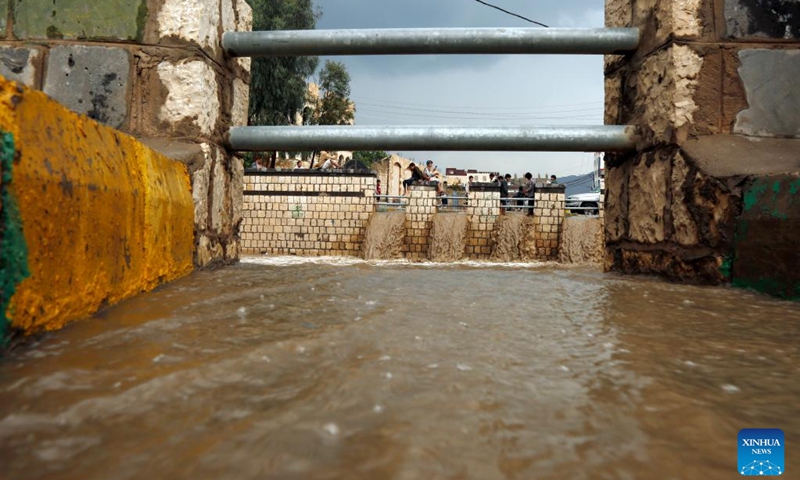 Photo taken on Aug. 1, 2022 shows a flooded street after heavy rain in Sanaa, Yemen.(Photo: Xinhua)