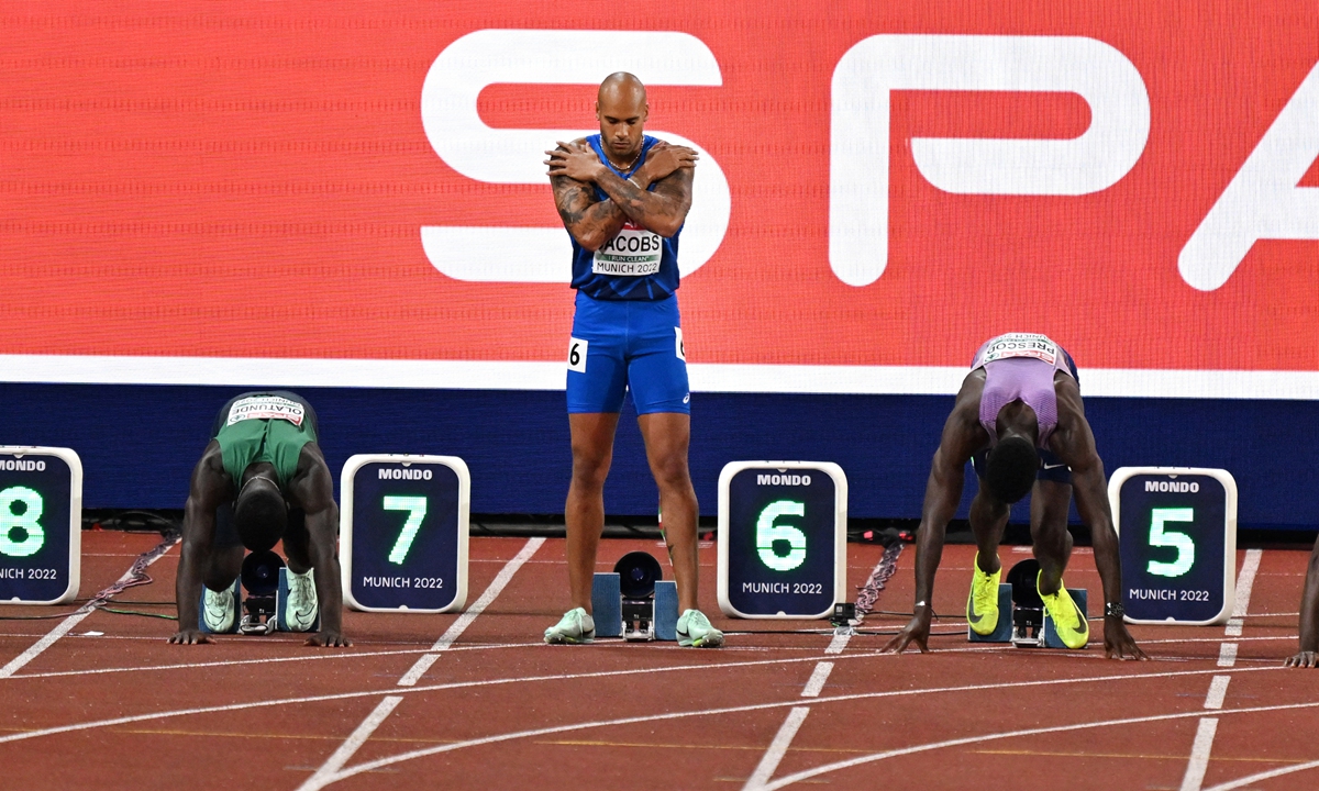 Marcell Jacobs (center) of Italy competes in the men's 100-meter final during the European Championships Munich 2022 at Olympic Stadium in Munich, Germany on August 16, 2022. Photo: AFP