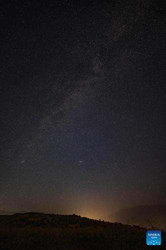 Photo taken on Aug. 21, 2022 shows the night sky above a mountainous area near Tashkent, Uzbekistan.(Photo: Xinhua)