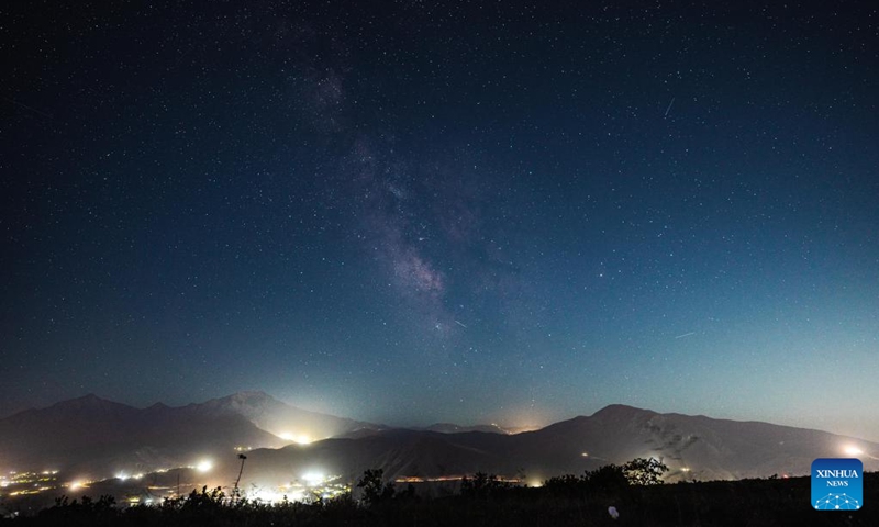 Photo taken on Aug. 21, 2022 shows the night sky above a mountainous area near Tashkent, Uzbekistan.(Photo: Xinhua)