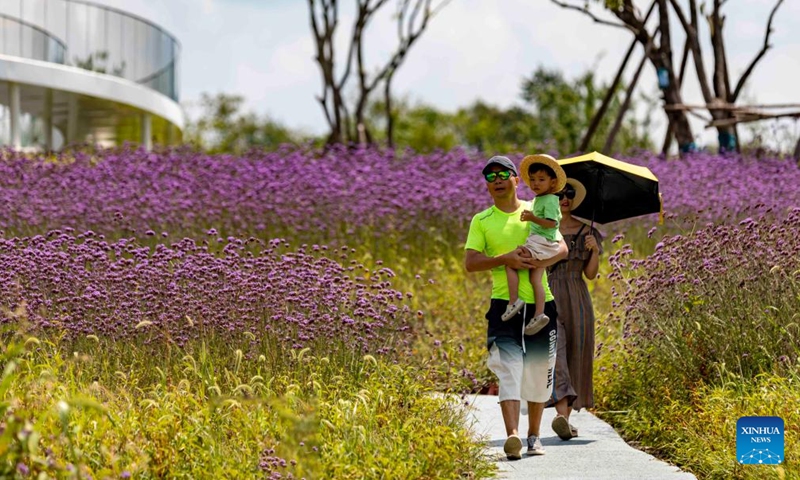 Tourists visit a scenic spot in Bailidujuan administrative area in Bijie, southwest China's Guizhou Province, Aug. 20, 2022.Photo:Xinhua