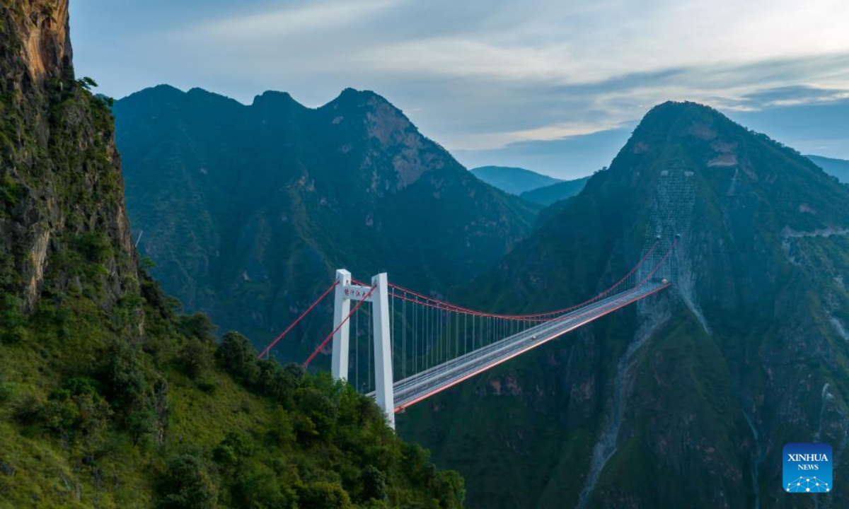 Aerial photo taken on Aug 25, 2022 shows a mega bridge of the Yuxi-Chuxiong Expressway in southwest China's Yunnan Province. Photo:Xinhua