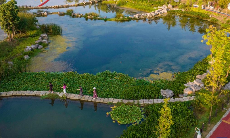 Tourists visit a scenic spot in Bailidujuan administrative area in Bijie, southwest China's Guizhou Province, Aug. 20, 2022.Photo:Xinhua