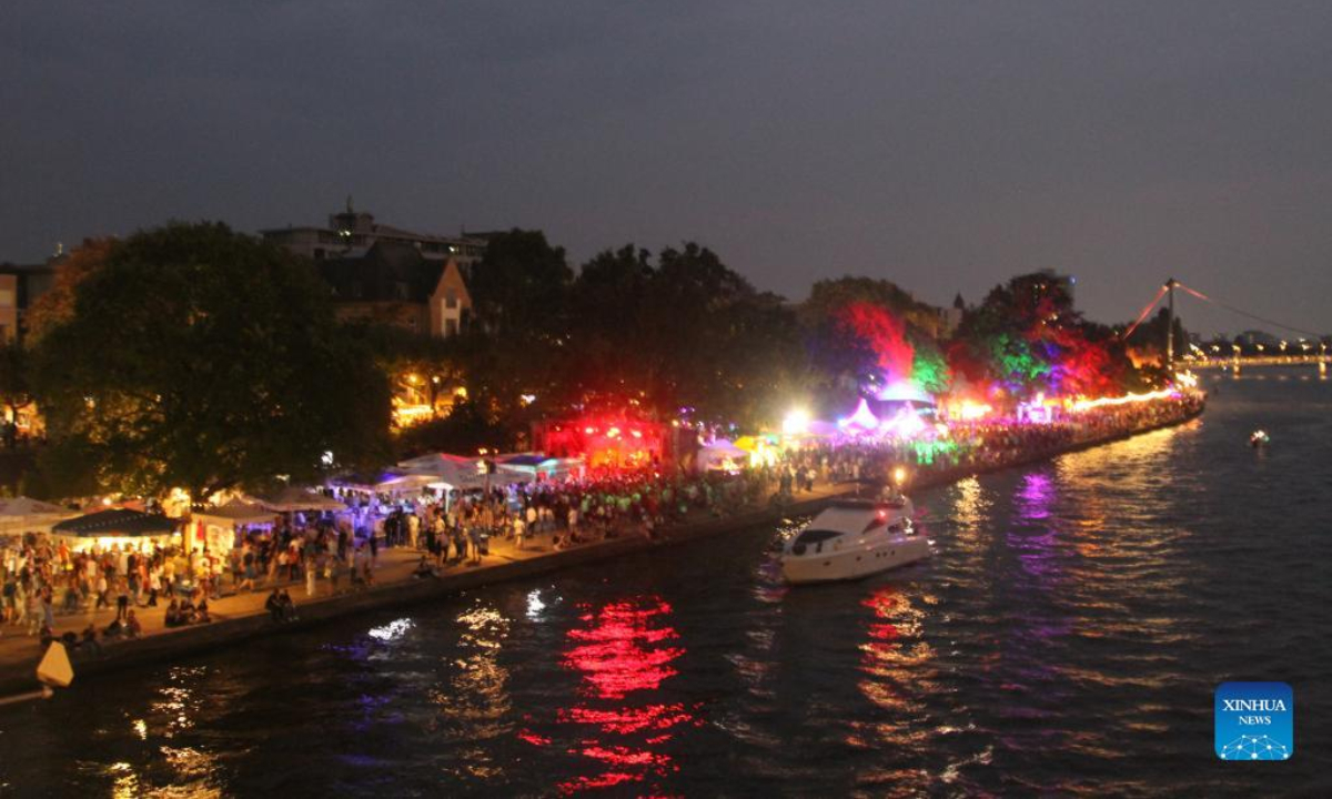 People visit the Museumsuferfest in Frankfurt am Main, Germany, on Aug. 26, 2022. Photo:Xinhua