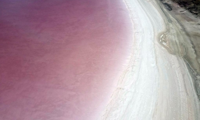 Aerial photo taken on Aug. 24, 2022 shows a view of the Salt Lake in Ankara, Türkiye.(Photo: Xinhua)