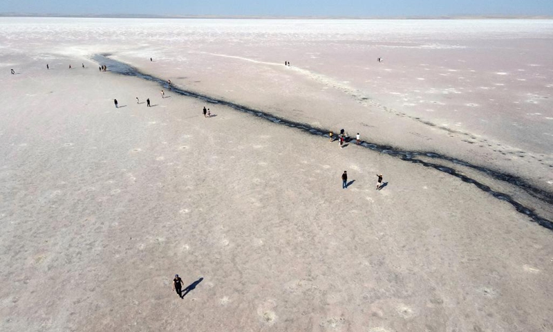 Aerial photo taken on Aug. 24, 2022 shows a view of the Salt Lake in Ankara, Türkiye.(Photo: Xinhua)