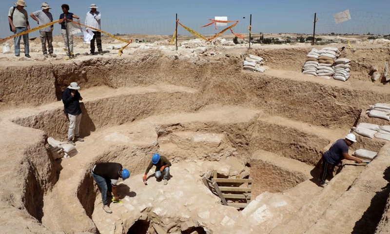 Staff of the Israel Antiquities Authority work at the site of a newly-discovered 1,200-year-old rural estate in the southern Israeli Bedouin city of Rahat in the Negev desert, on Aug, 23. 2022. (Photo: Xinhua)