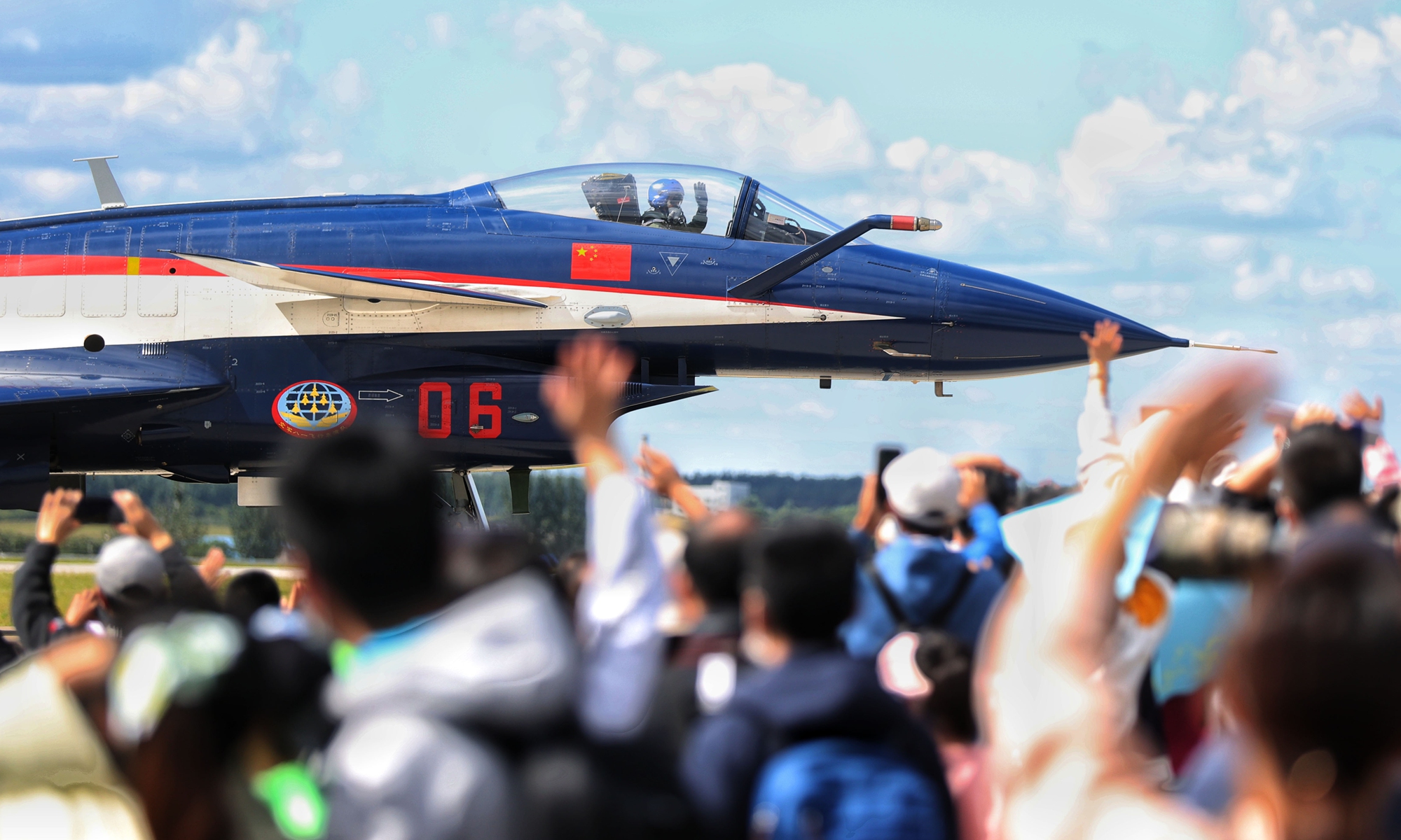 Airshows light up fivedaylong PLA Air Force Open Day Global Times