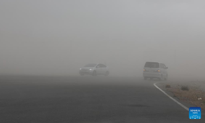 An intense dust storm hits the western Mongolian province of Khovd, causing poor road visibility, Aug. 28, 2022.(Photo: Xinhua)