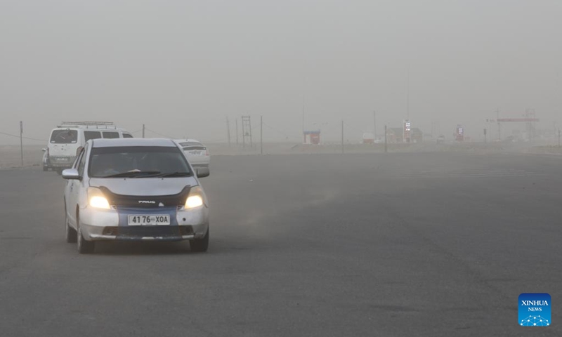 An intense dust storm hits the western Mongolian province of Khovd, causing poor road visibility, Aug. 28, 2022.(Photo: Xinhua)