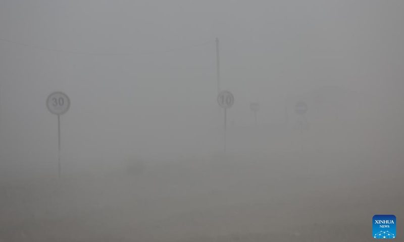 An intense dust storm hits the western Mongolian province of Khovd, causing poor road visibility, Aug. 28, 2022.(Photo: Xinhua)