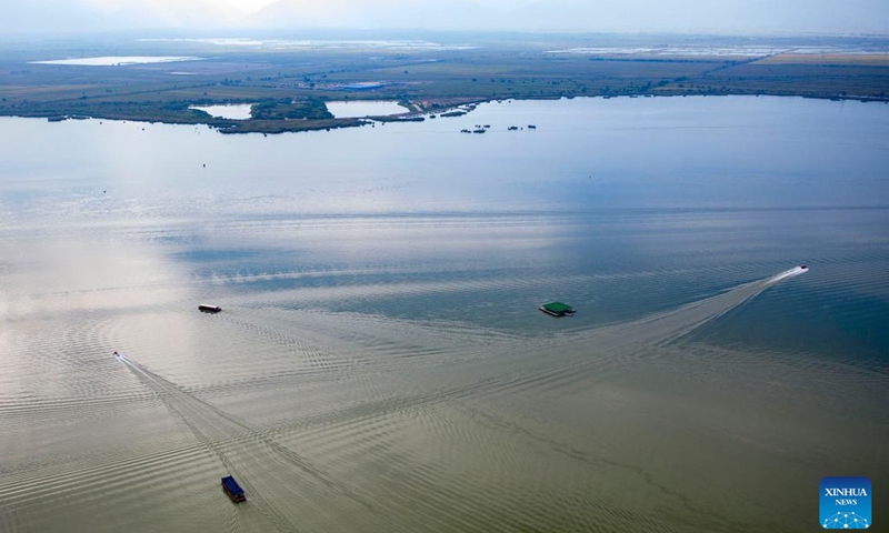 Aerial photo taken on Aug. 28, 2022 shows the scenery at the Shahu Lake scenic spot in Shizuishan, northwest China's Ningxia Hui Autonomous Region.(Photo: Xinhua)