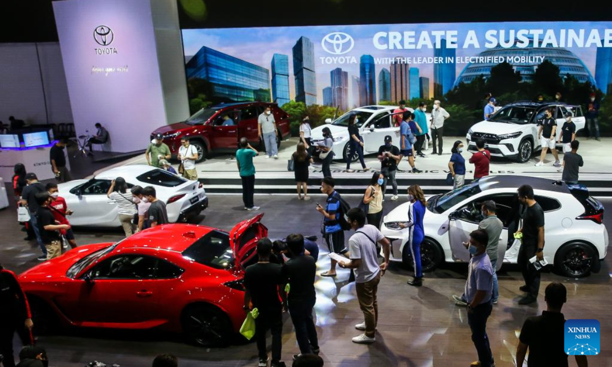 People visit the Philippine International Motor Show in Pasay City, the Philippines, Sep 17, 2022. Photo:Xinhua