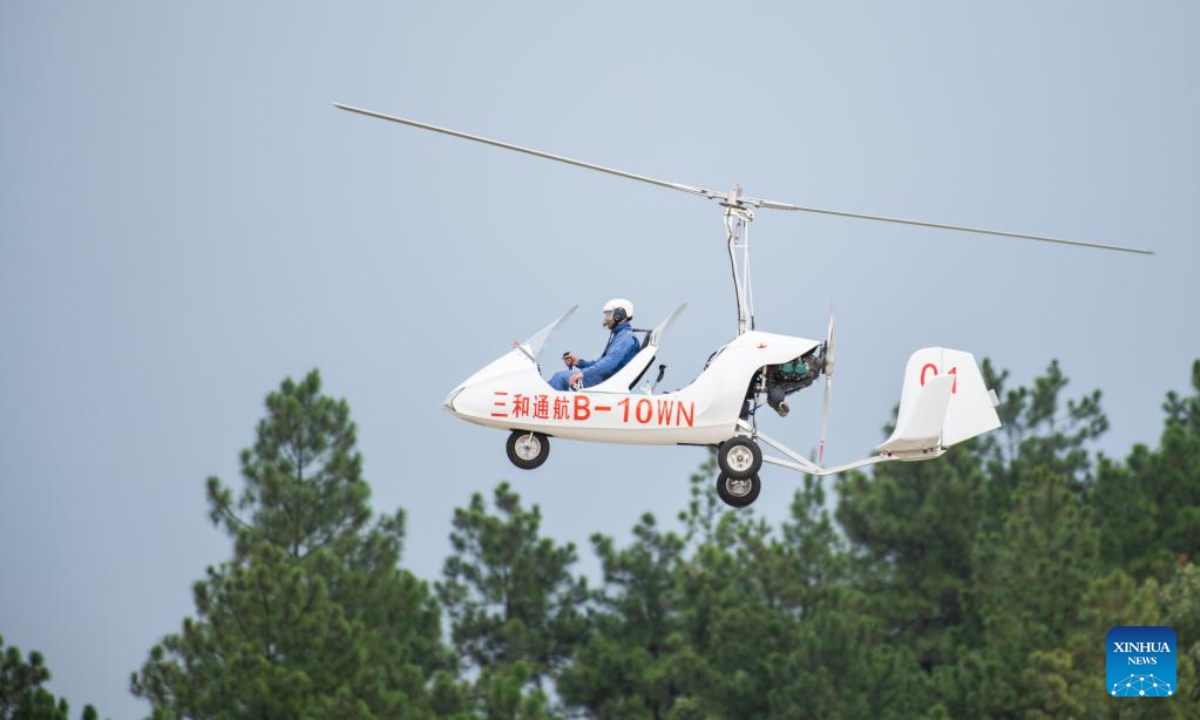 A gyroplane performs during an air show, which is a part of the 2022 Hunan (International) General Aviation Industry Expo, at the Lusong Airport of Zhuzhou City, central China's Hunan Province, Sep 1, 2022. Photo:Xinhua