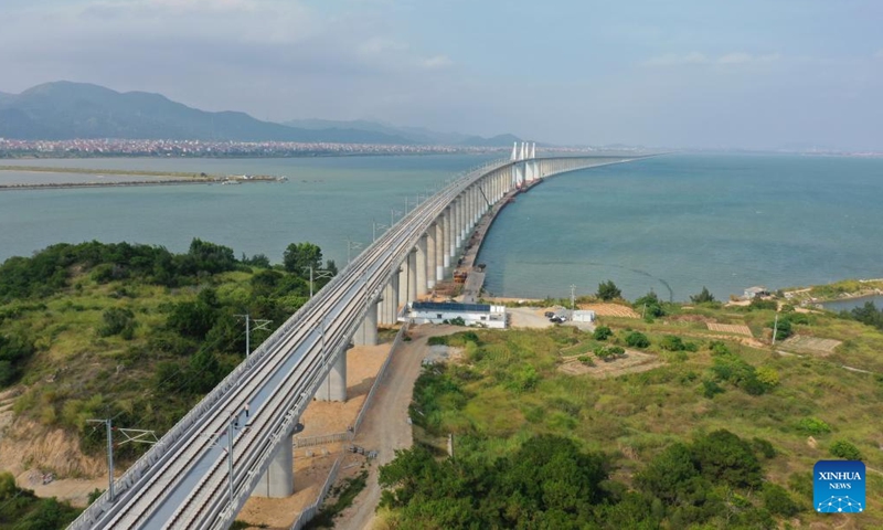 Aerial photo taken on Sept. 2, 2022 shows the Quanzhou Bay cross-sea bridge, a part of the Fuzhou-Xiamen high-speed railway, in southeast China's Fujian Province.Photo:Xinhua