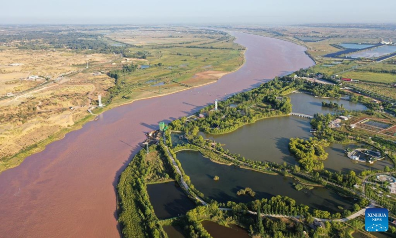 Aerial photo taken on Sept. 8, 2022 shows the autumn scenery along a section of the Yellow River in Togtoh County, north China's Inner Mongolia Autonomous Region. (Xinhua/Li Zhipeng)