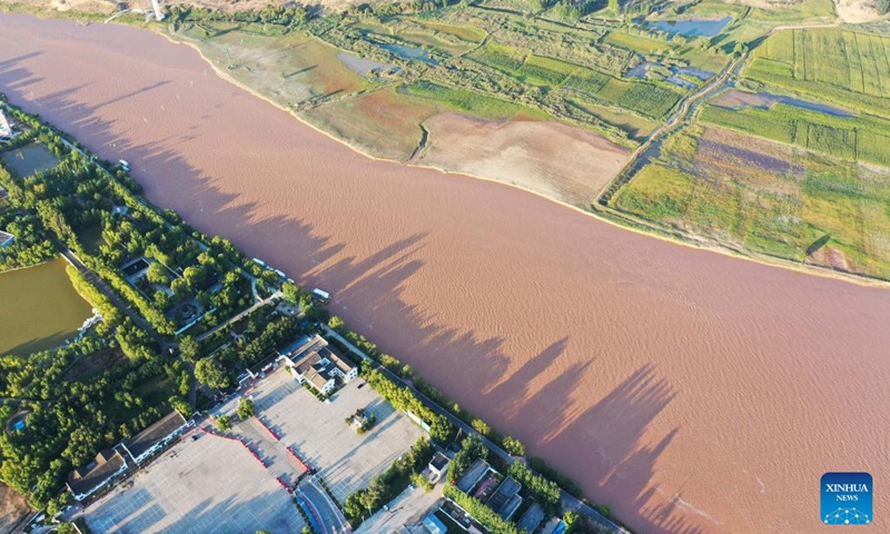 Aerial photo taken on Sept. 8, 2022 shows the autumn scenery along a section of the Yellow River in Togtoh County, north China's Inner Mongolia Autonomous Region. (Xinhua/Li Zhipeng)