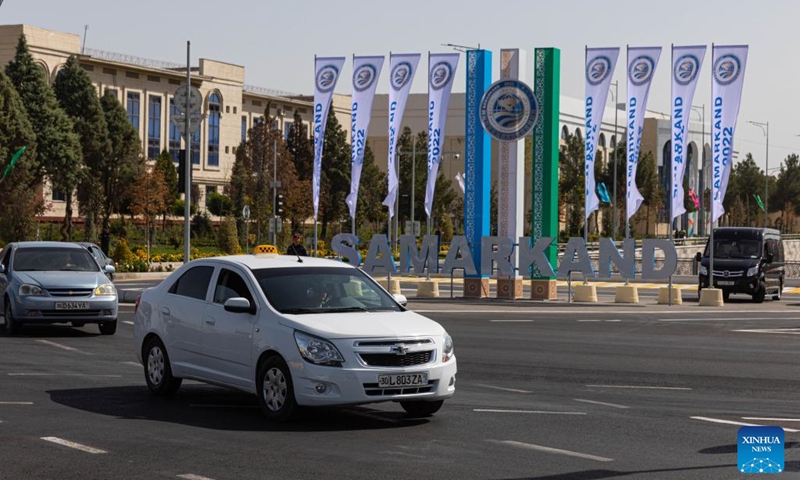 Vehicles run on a road in Samarkand, Uzbekistan on Sept. 13, 2022. The 22nd meeting of the Council of Heads of State of the Shanghai Cooperation Organization (SCO) will be held in Samarkand.(Photo: Xinhua)