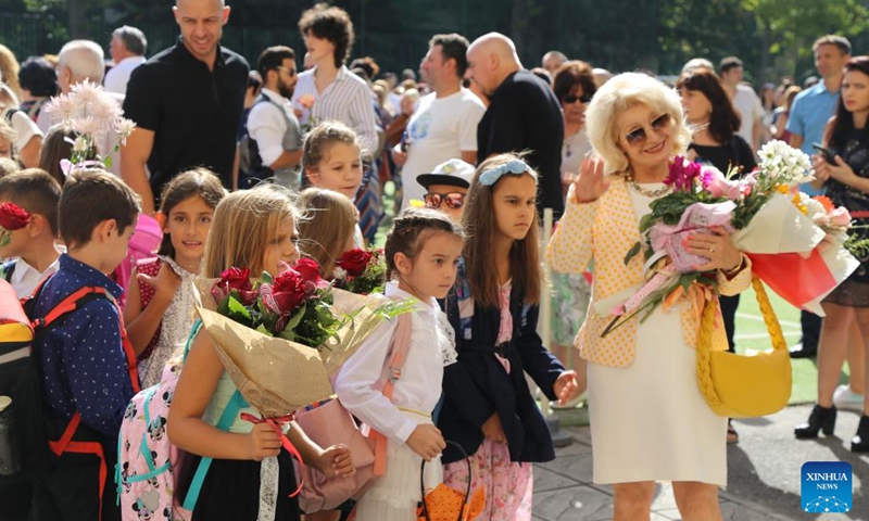 Students enter their school in Sofia, Bulgaria, Sept. 15, 2022. A new school year kicked off in Bulgaria on Thursday.(Photo: Xinhua)