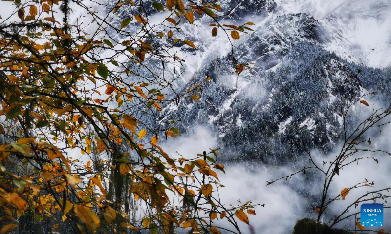 Photo taken on Oct. 7, 2022 shows a view of the Jiuzhaigou scenic area after snow in southwest China's Sichuan Province. (Photo by Liang Feng/Xinhua)